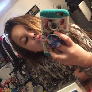 Meet your Posher, Olivia